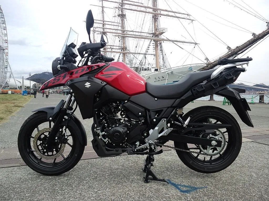 スズキVストローム250 外観（アイキャッチ）