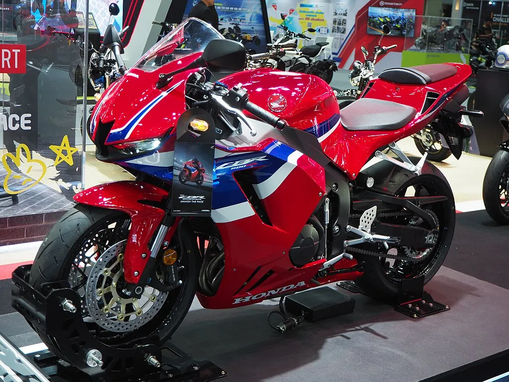 ホンダCBR600RR 外観（アイキャッチ）